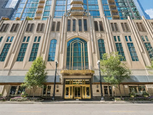 21 E Huron St APT 1806, Chicago, IL 60611