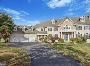 2501 Pondview Dr, Lansdale, PA 19446