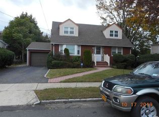 45 1st Ave, Westbury, NY 11590