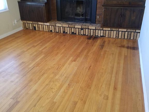 4th image of 2713 Lakeside Dr