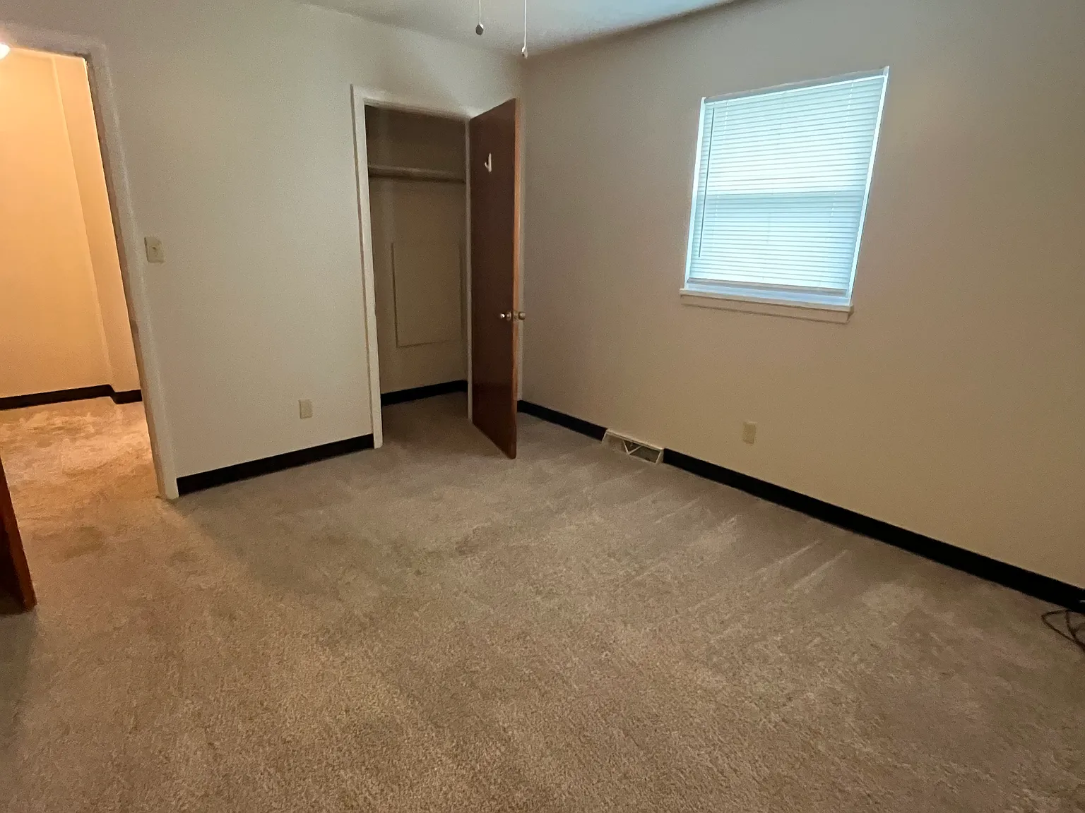 2 bed, 950 sqft, $1,100 — Photo 4