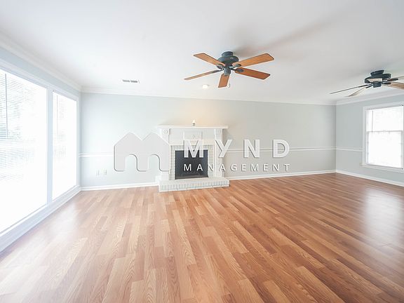 2nd image of 3934 Glenroy Dr