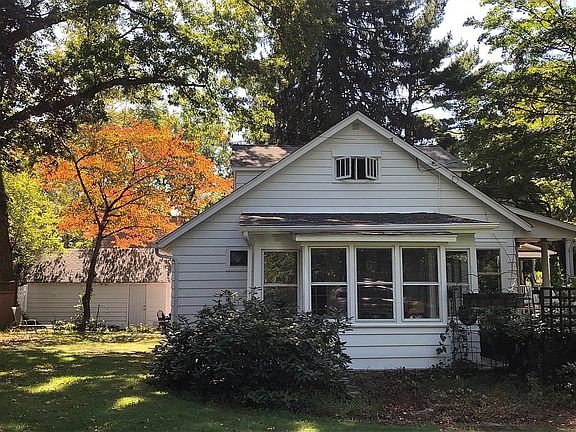 5th image of 12 Pine Pl