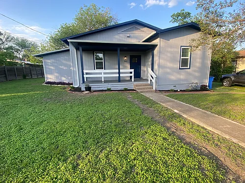 102 W Wilbarger St Photo 1