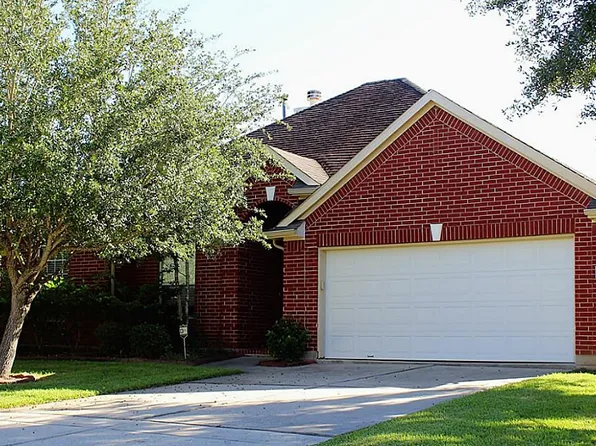 206 Green Cedar Dr, League City, TX 77573