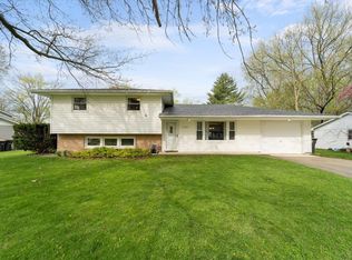 4031 Oakleaf Dr, Fort Wayne, IN 46815