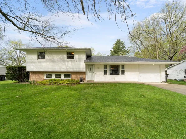 4031 Oakleaf Dr, Fort Wayne, IN 46815