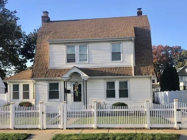 113 Willow Avenue, Hempstead, NY 11550