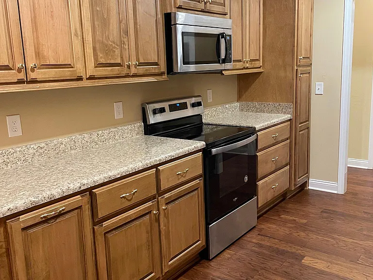 692 Pleasant Meadow Ln — Photo 7