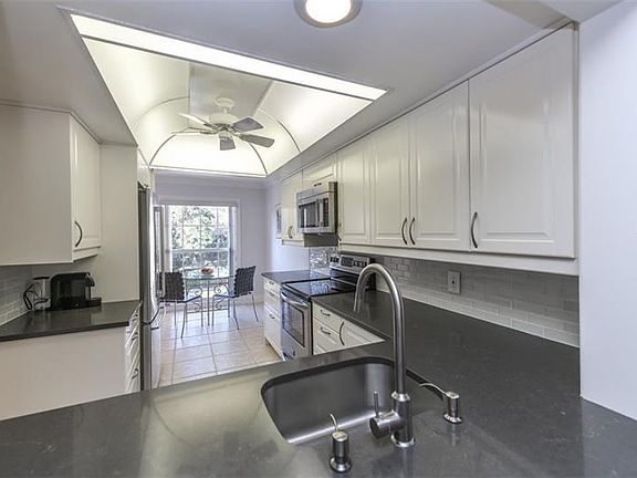 3rd image of 4451 Longmeadow #60