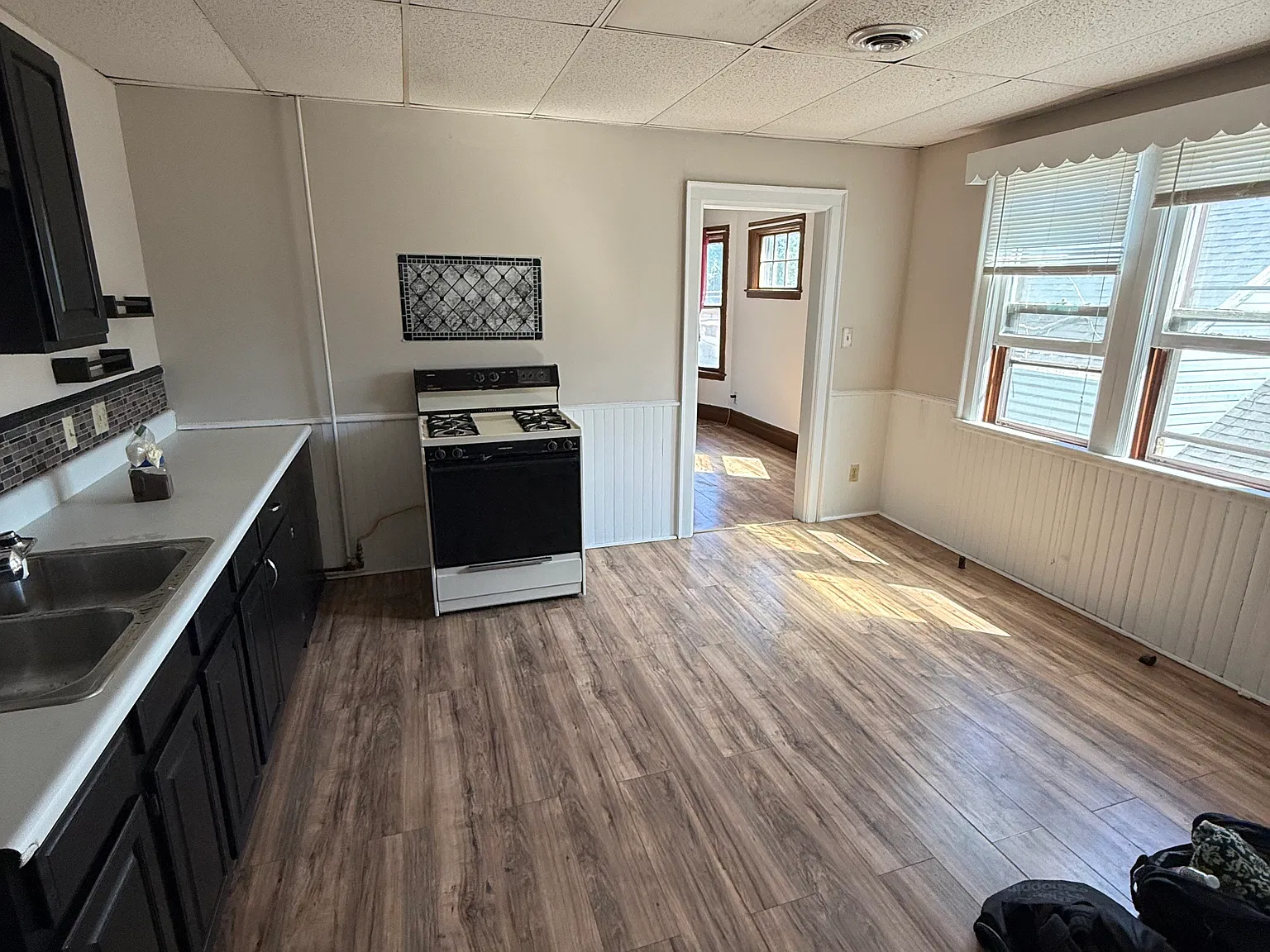 3 bed, $1,400 — Photo 1