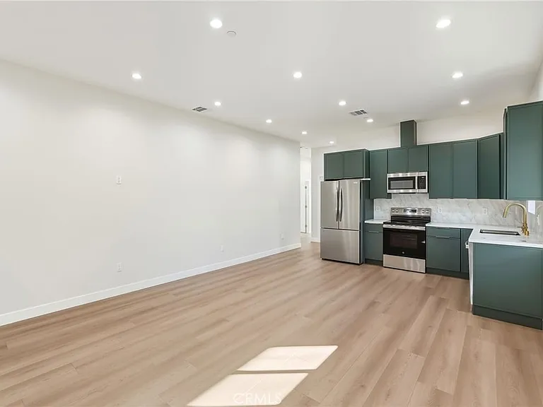16140 Mayall St #16140 — Photo 6