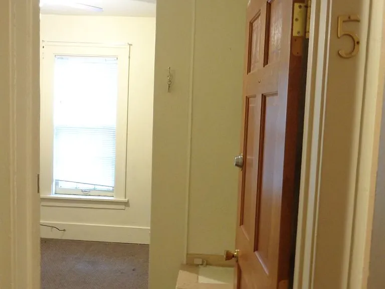 314 Augusta Ave #1 — Photo 4