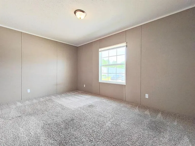 321 Dawn Ln — Photo 6