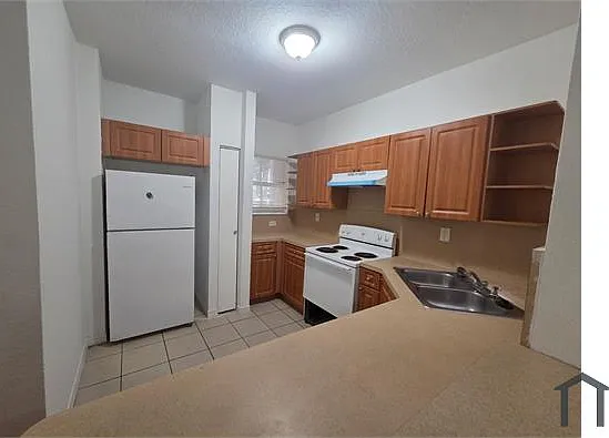 875 SW 6th Pl — Photo 6