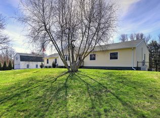 5 Pine St, Oxford, CT 06478