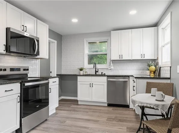 1632 Holmden Ave #4, Cleveland, OH 44109