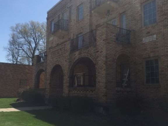 4th image of 655 Superior Ave APT 102