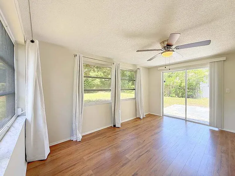 15839 Villa Dr — Photo 14