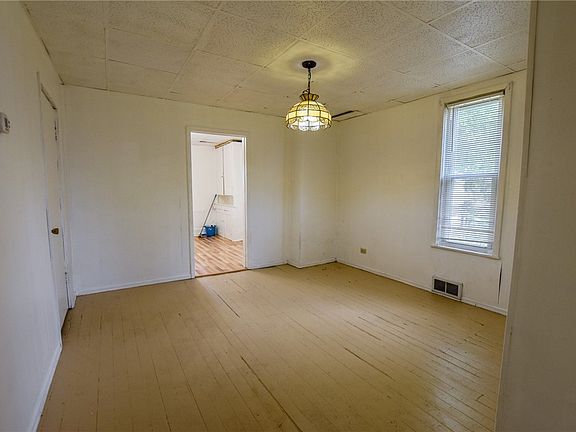 4th image of 120 Wilkins Ave #122