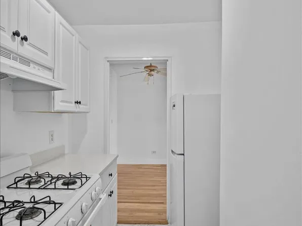 2102 Holland Avenue 6D image 1 of 9