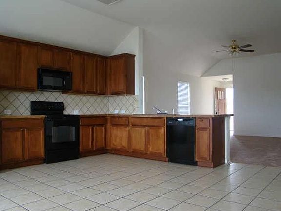 4th image of 2704 Saddlehorn Dr