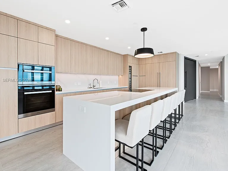 851 NE 1st Ave #Penthouse 5402 — Photo 9