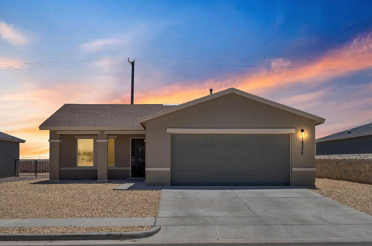 East El Paso/Horizon 4bed/2Bath Refrig A/C — Photo 1