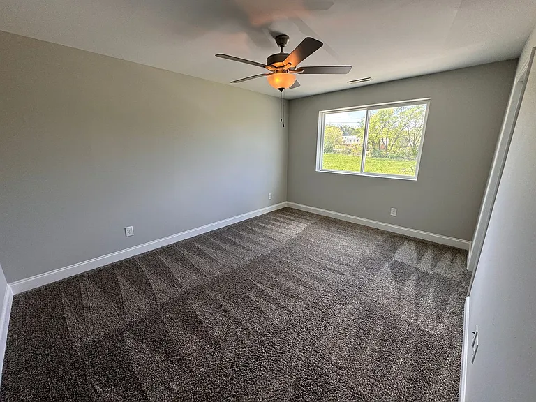 392 Armstrong St #A — Photo 8