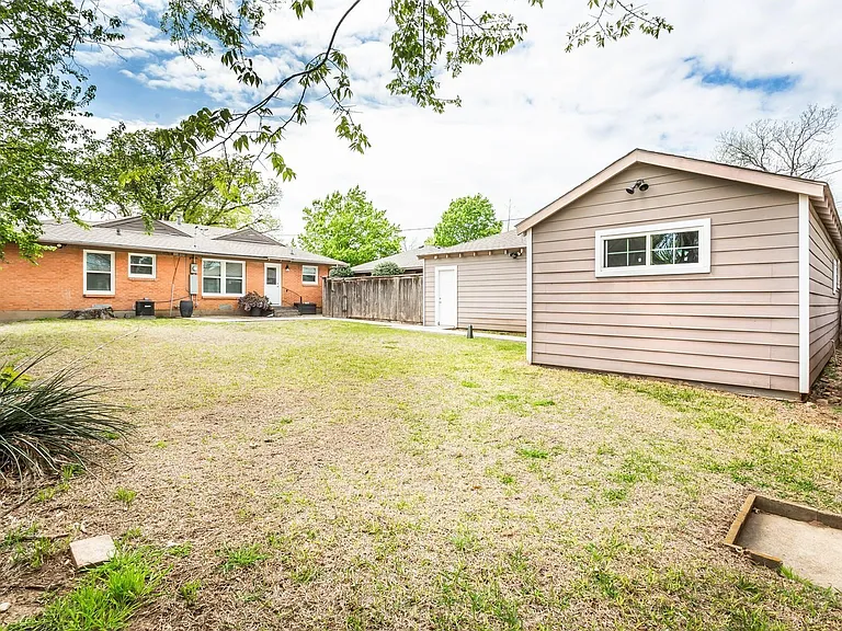570 Bondstone Dr — Photo 25