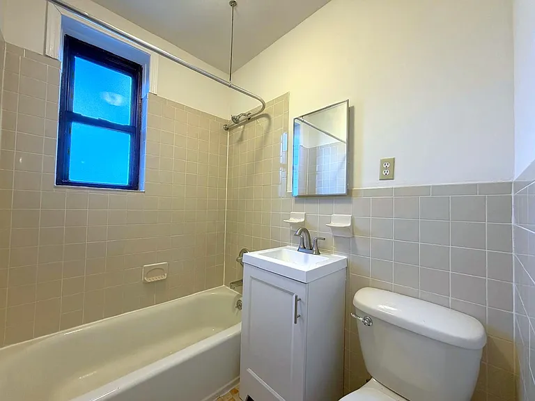 2106 Linden St #3F — Photo 16