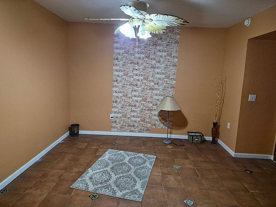 1st image of 5835 Leonard Loop
