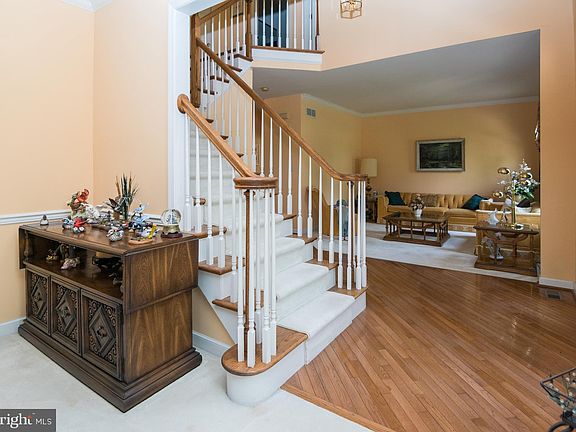 5th image of 209 Odessa Way