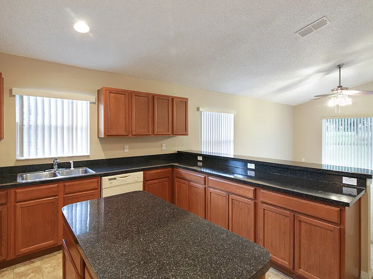 3005 Lorimer Ct — Photo 7