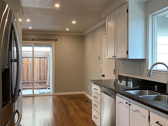 3rd image of 1649 Wynoochee Way