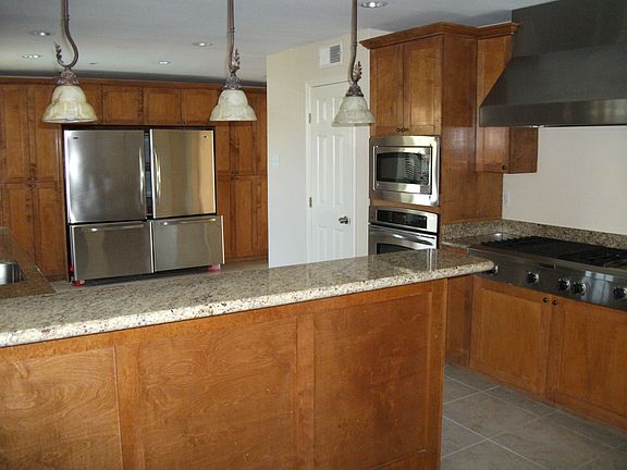 5th image of 12950 Chanelle Ct