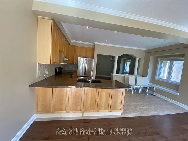 2460 Felhaber Cres — Photo 10