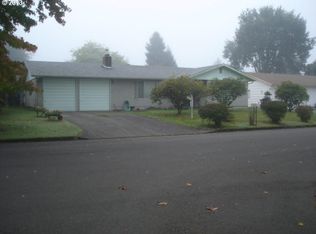 2697 Viewmont Ave, Springfield, OR 97477