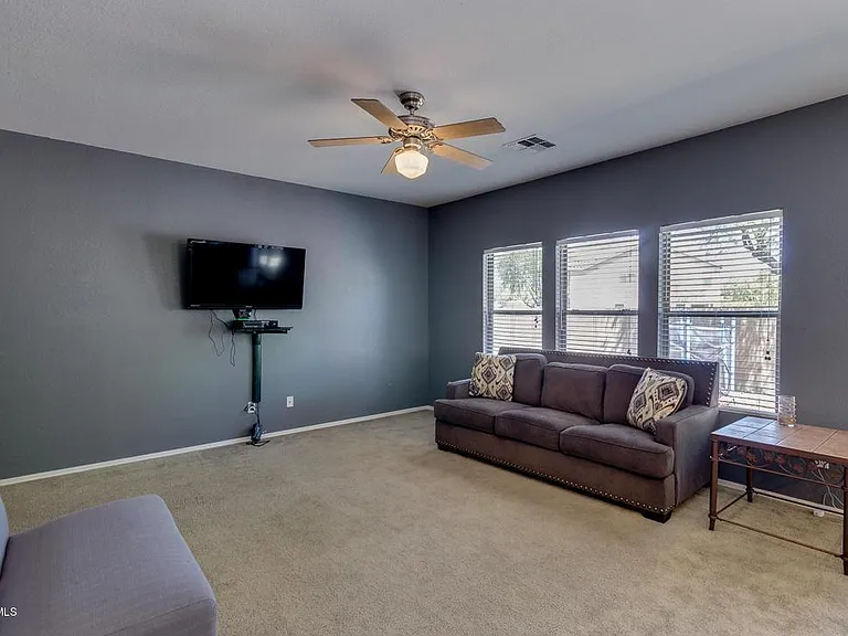 620 E Banelli Pl — Photo 3