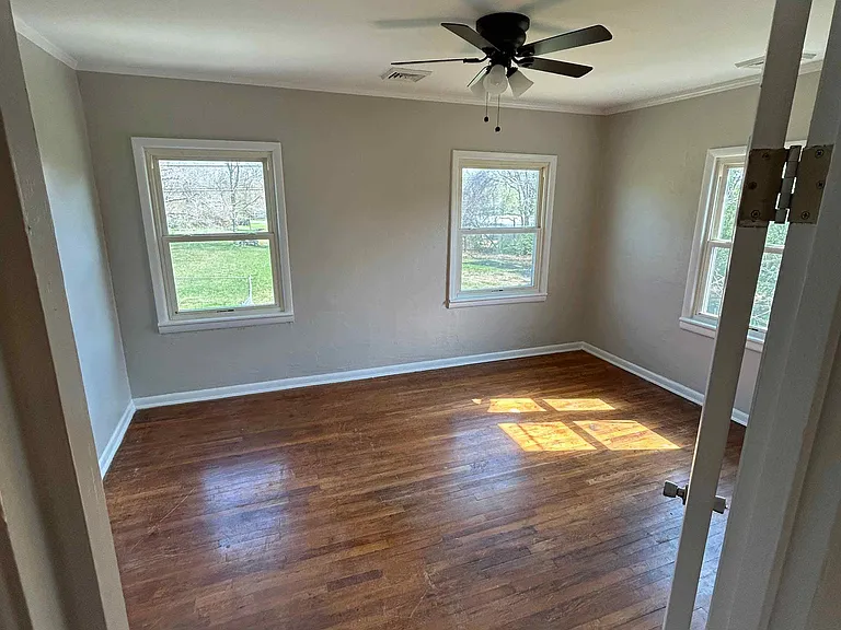 35 Heritage Rd #D — Photo 8