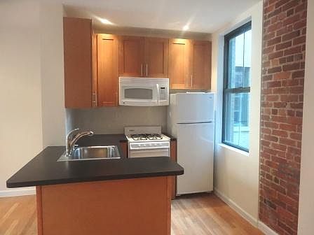 2nd image of 503 E 78th St APT 5E