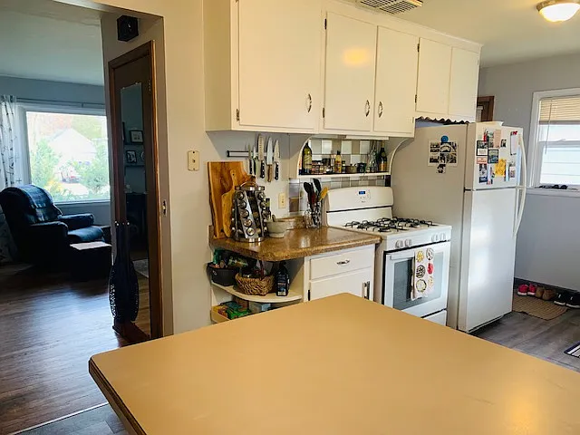7437 North Ave — Photo 4