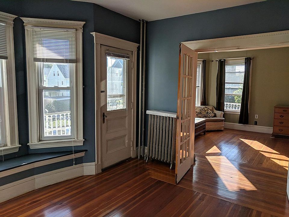 Beautiful light streaming in this apartment.