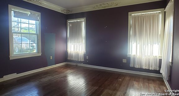 5th image of 109 S Winston Ln