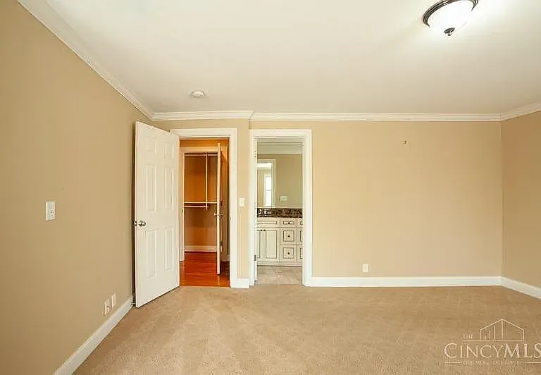 3683 Erie Ave #B — Photo 14