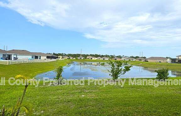 5th image of 242 Guinevere Dr SW
