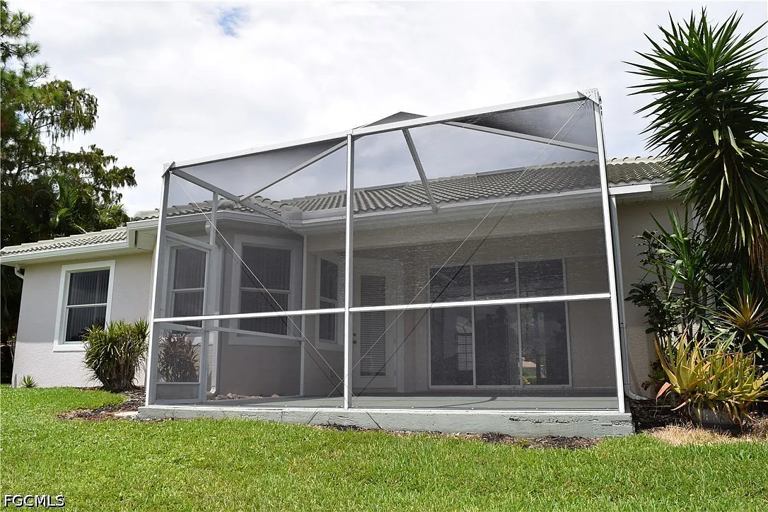 3 bed, 2.0 bath, 2019 sqft, $3,300 — Photo 4