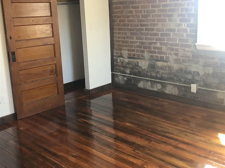 2415 Maplewood Ave — Photo 10