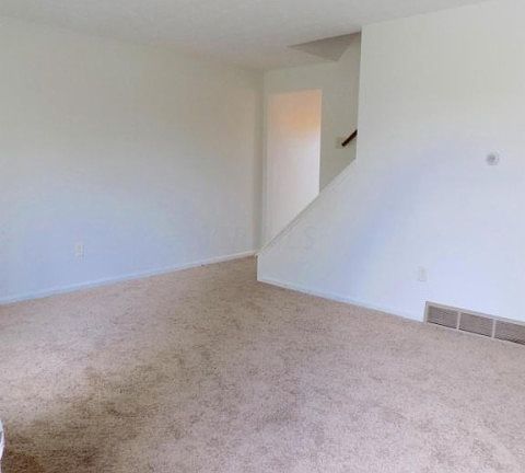 5th image of 229 Nottingham Ct