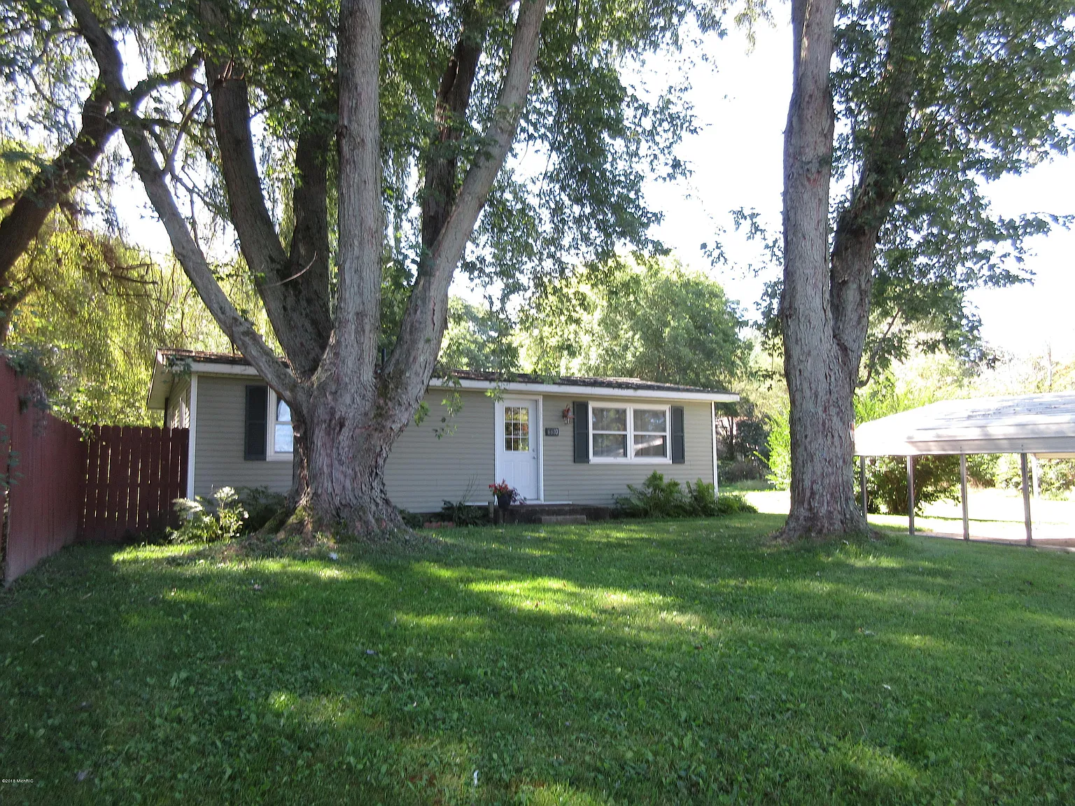 6610 Maplewood Dr photo 1